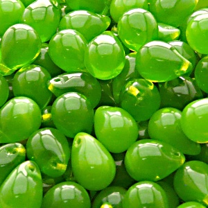 10pcs Czech Pressed Glass Teardrop Beads 10x14mm Green Opal